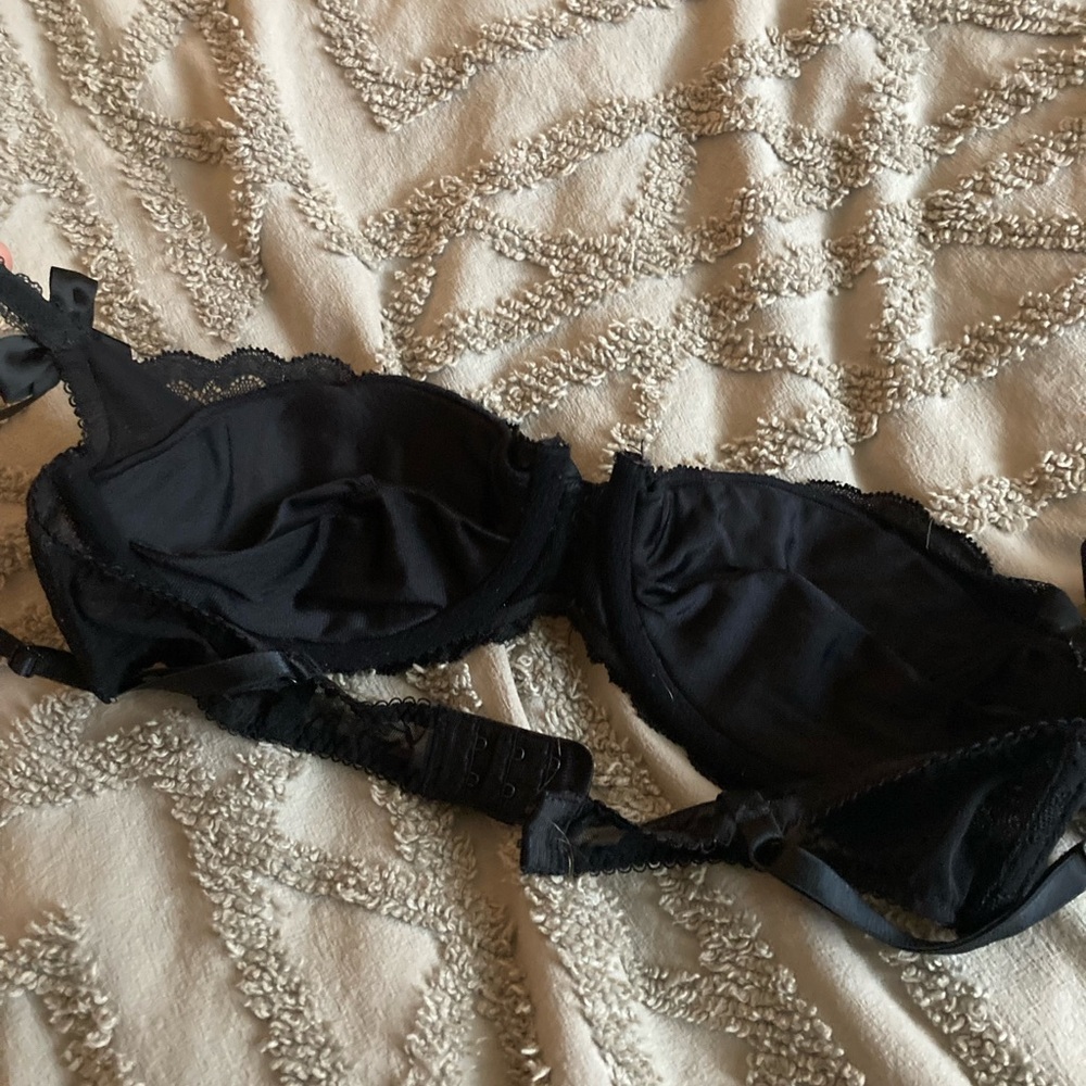 Victoria’s Secret half cup black lace bra - Picture 3 of 3